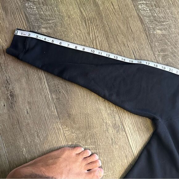 Peloton Black and White Logo Sweatshirt in Size Medium - Picture 9 of 13